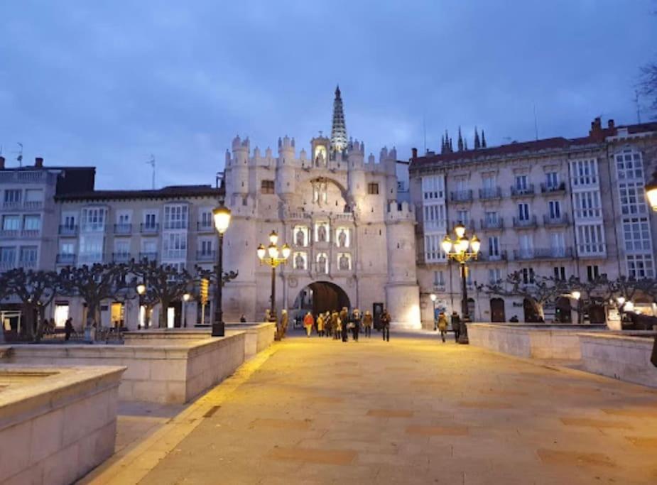 Vivienda De Uso Turistico En El Corazon De Burgos Lejlighed Eksteriør billede
